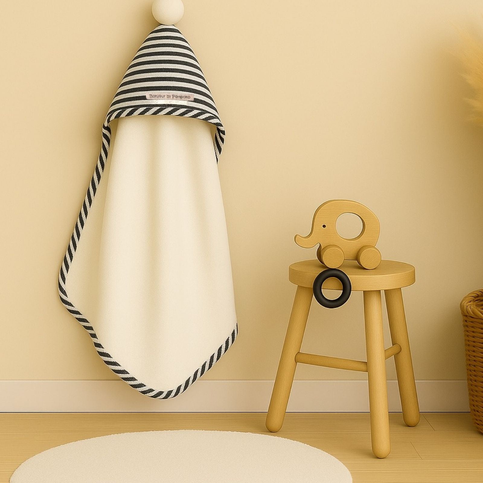 Toalla Pompón Regaliz