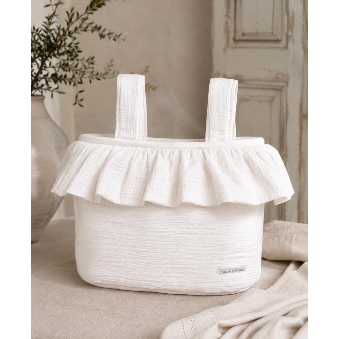 Maxi Leonor White